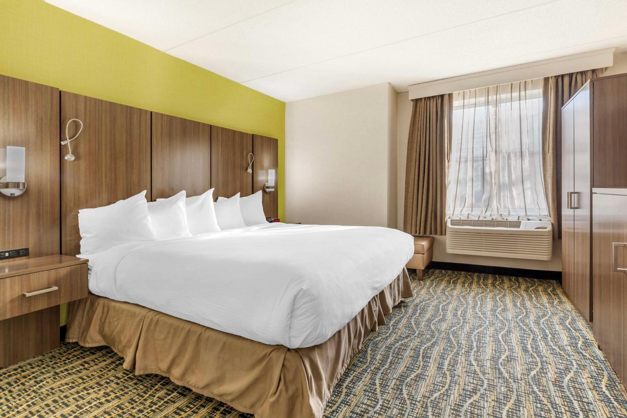 Best Western Plus New Englander Woburn Exterior photo
