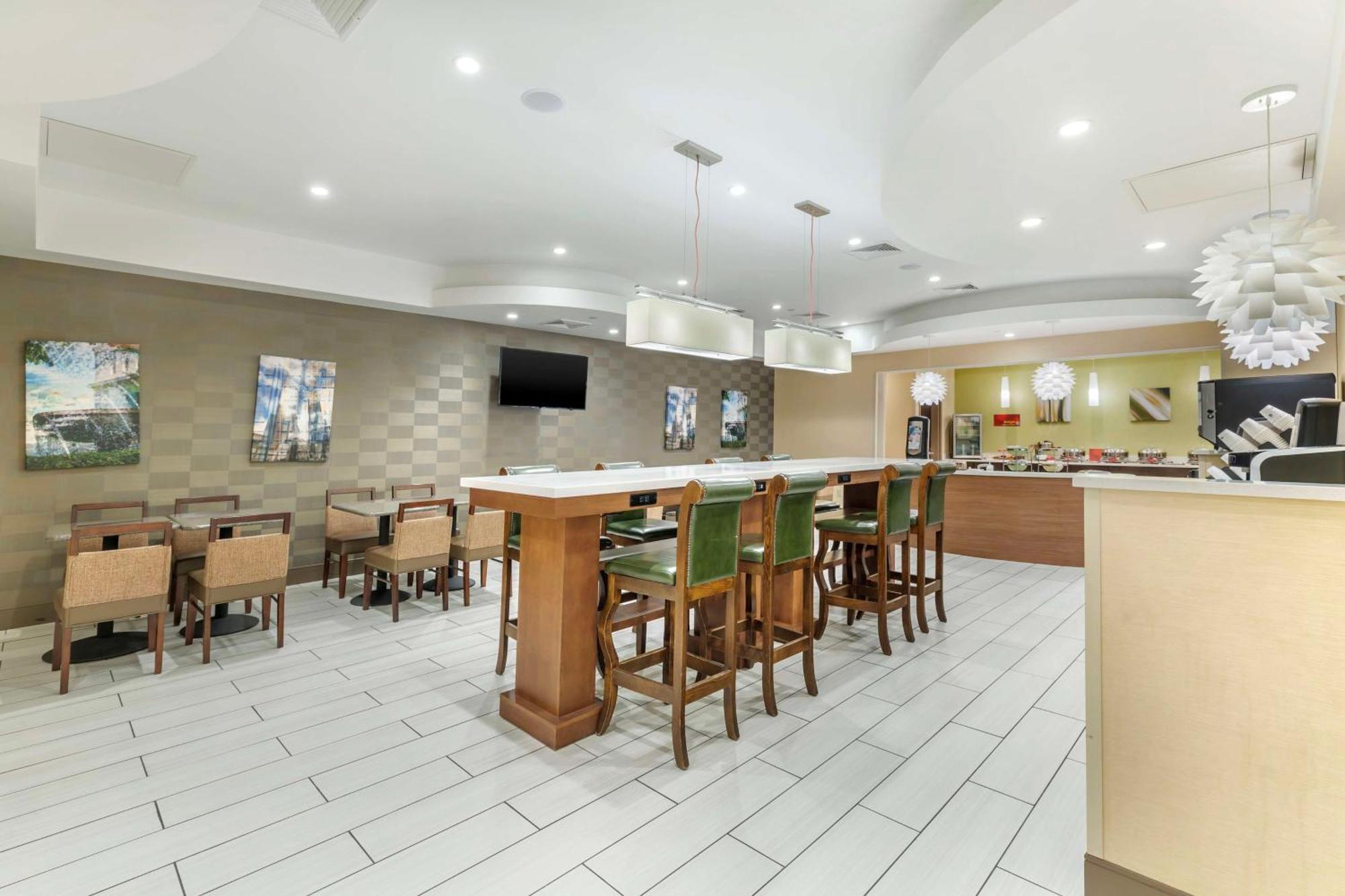 Best Western Plus New Englander Woburn Exterior photo